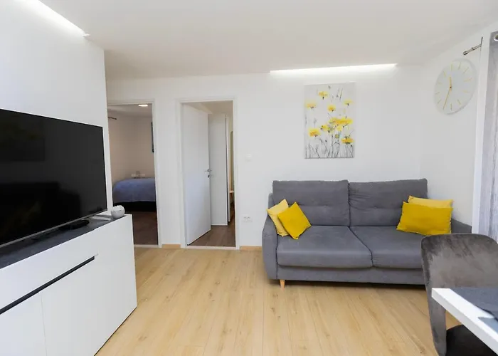 Modern Cozy Apartment Bonnie In Center Of Split.