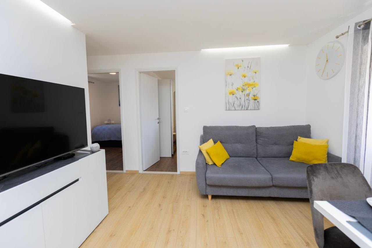Modern Cozy Bonnie In Center Of Split. Appartement