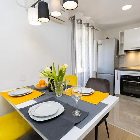 Modern Cozy Apartment Bonnie In Center Of Split. Exterior photo